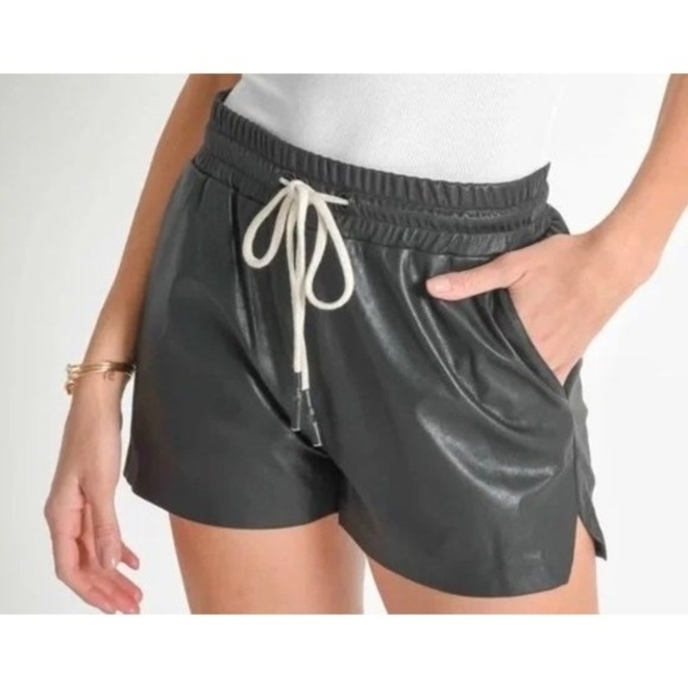 n:Philanthropy 'Maura' Vegan Leather Tie Waist Shorts‎ in black | SZ M